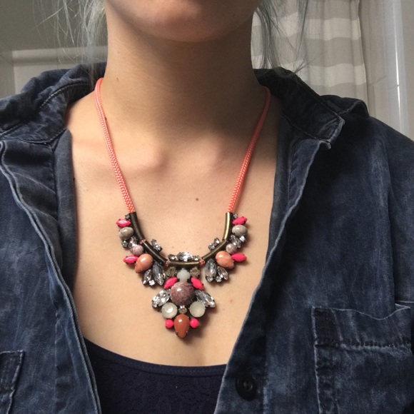 Capwell + Co Necklace - Picture 4 of 4