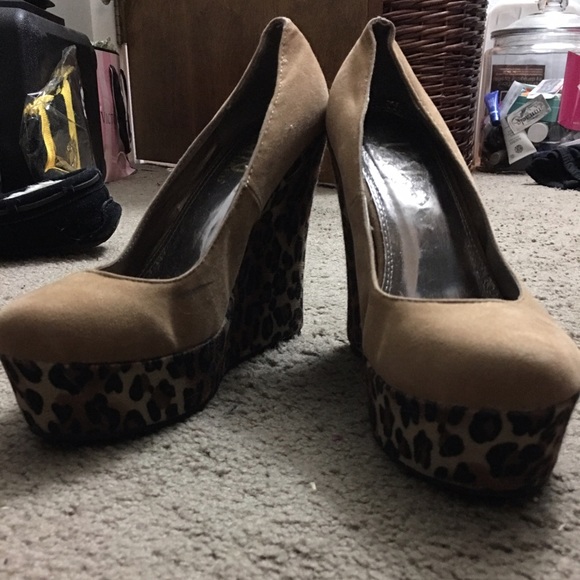 Unsensored wedges