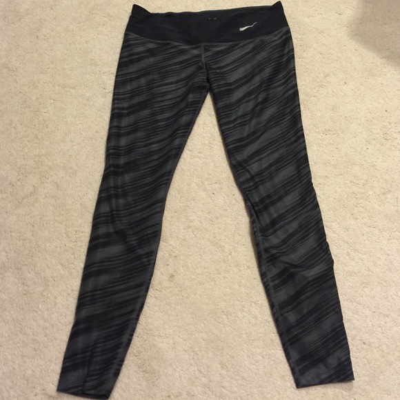 Nike legend 2.0 leggings