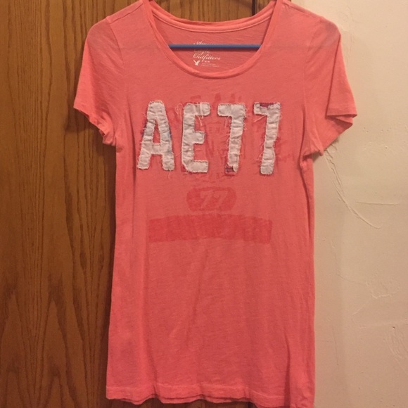AEO short sleeve coral t shirt. Like new!!