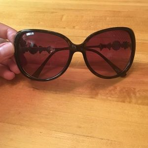 BETSEY JOHNSON Sunglasses