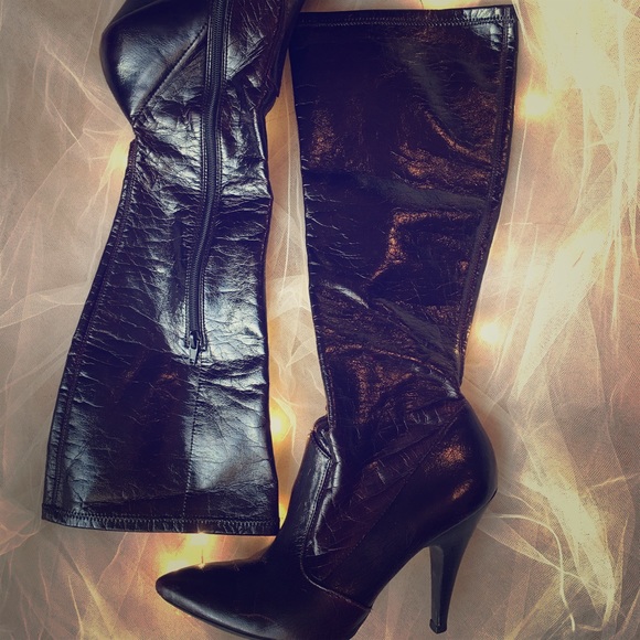 BCBG booths