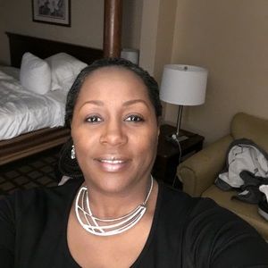 Meet your Posher, Pamela