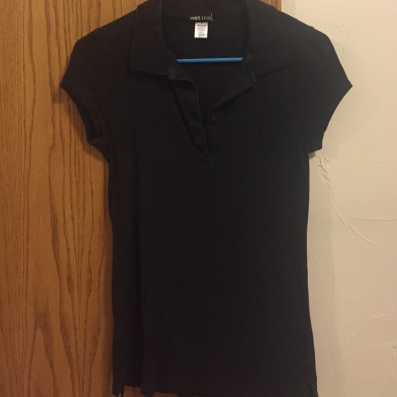 Short sleeve t shirt. Polo. Black. Wet Seal