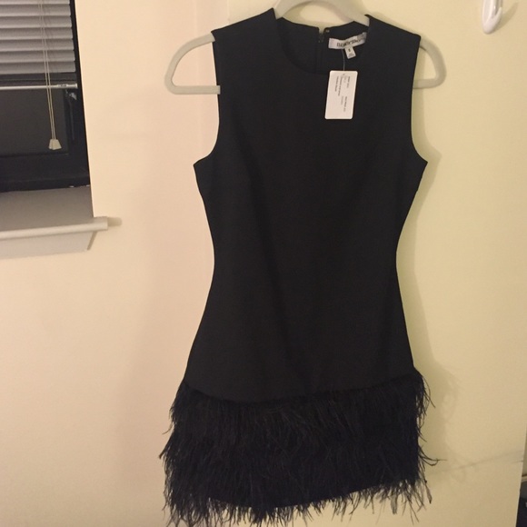 Elizabeth & James Freedom Sheath