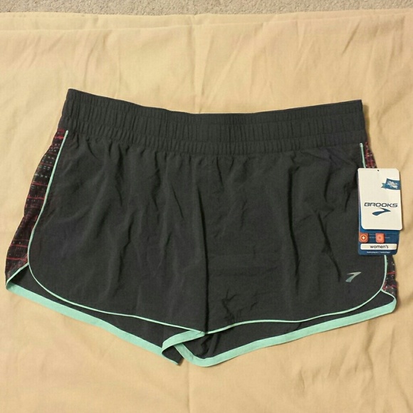 NWT Brooks running shorts with inner liner