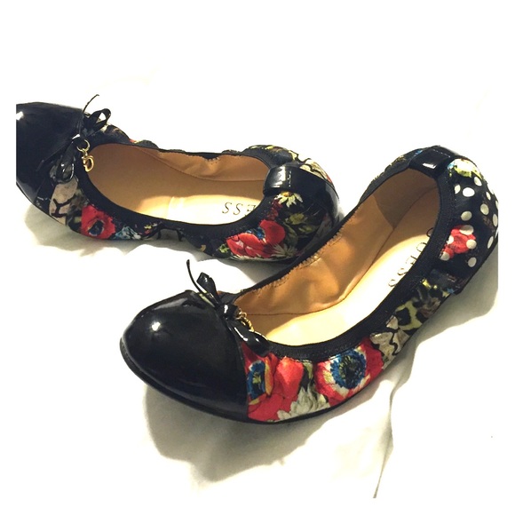 Ballerina shoes by Guess