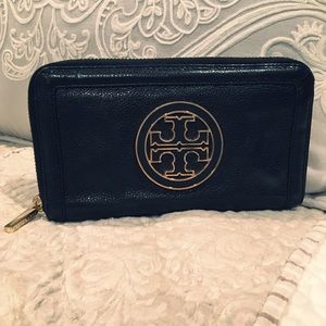 🚫SOLD. Tory Burch Leather Wallet