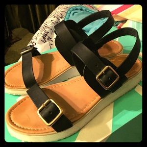 LIKE NEW Bamboo Gladiator Sandals