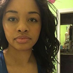 Meet your Posher, Corrie