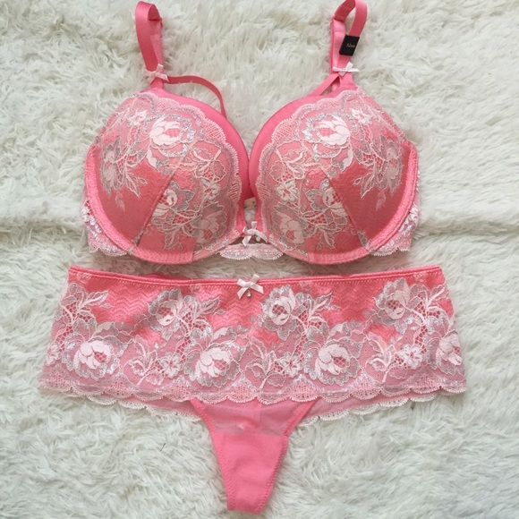 Victoria's Secret Other - VS 32DD bra S panty