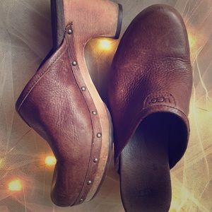 UGG clogs size 7