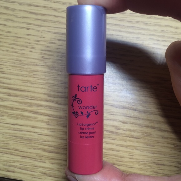 Tarte LipSurgence in Wonder