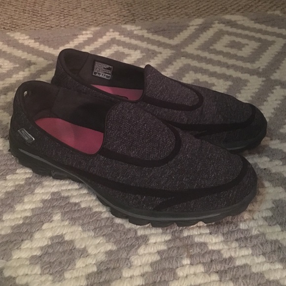 Skechers GoWalk 2