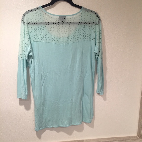 ❌ DONATED ❌ Mossimo Teal Cut-Out Detail Shirt - Picture 3 of 4