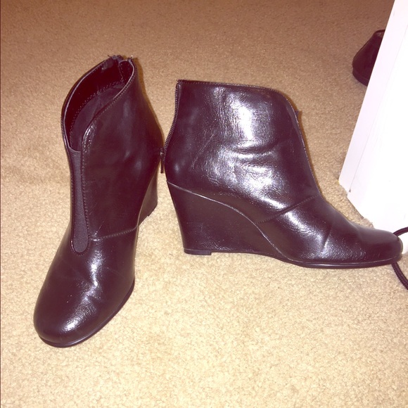 Aerosoles wedge booties size 8