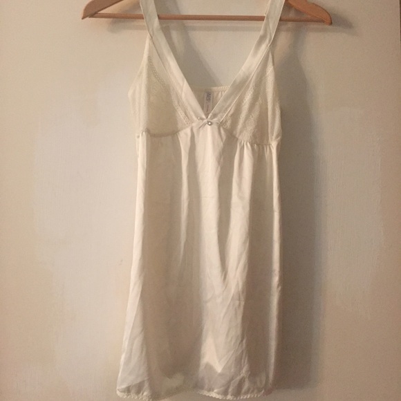 cute gilligan & o'malley off-white lingerie cami
