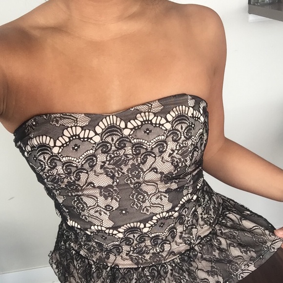 Peplum lace tank top strapless