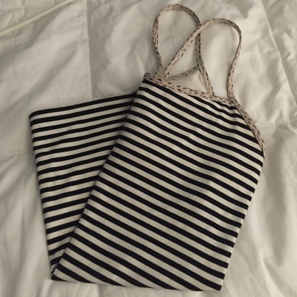 Lulu lemon "power Y tank" - Picture 2 of 4