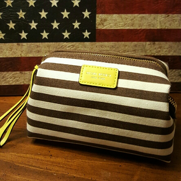 Henri Bendel Lt. Green Small Dopp Bag- Brand New