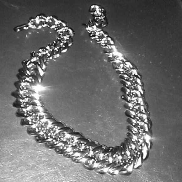 Chrome like necklace