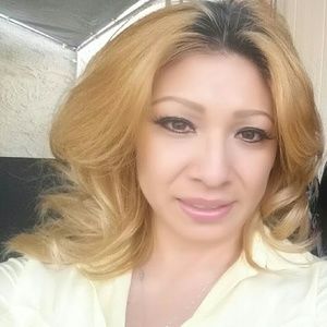 Meet your Posher, Leslie