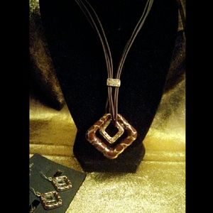 Fashion necklace and earring set