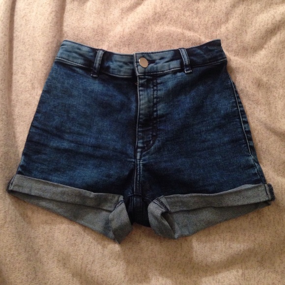 H&M High waisted shorts 🌞