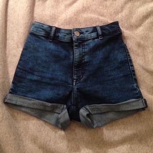 H&M High waisted shorts 🌞