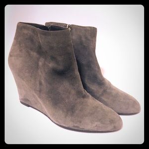 Via spiga suede booties
