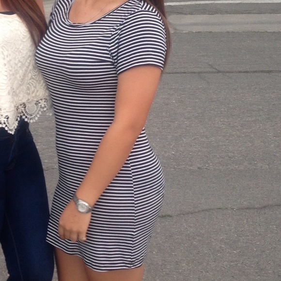 Dress - Picture 2 of 3