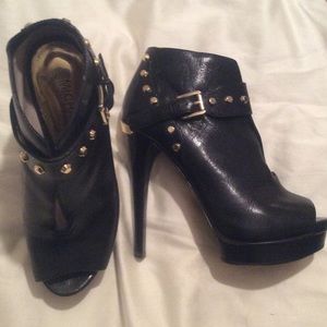 Michael Kors open toe ankle booties size 6