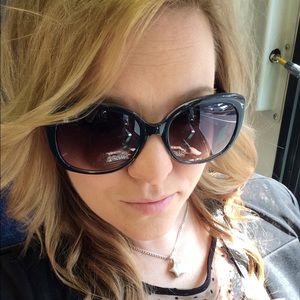 Meet your Posher, Annie