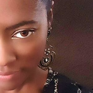 Meet your Posher, Leelee