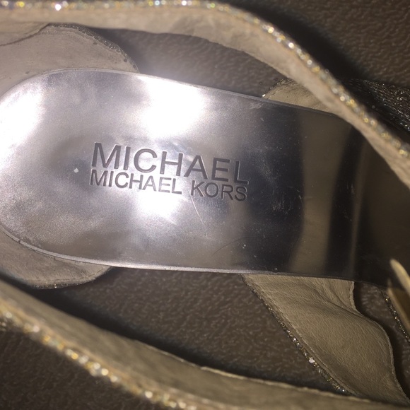 Silver MK heels - Picture 2 of 3