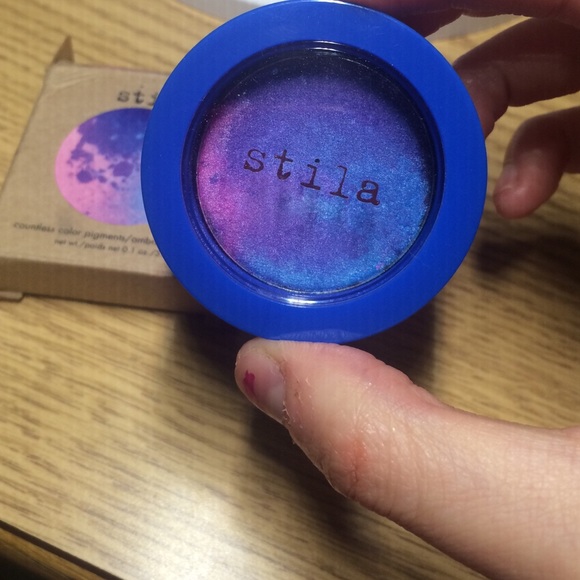 Stila Ombré Eyeshadow in Tie Dye - Picture 4 of 4