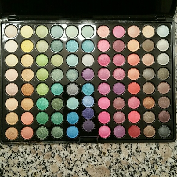 *Final Drop* Evelyn Lazada Vidalux Eyeshadow