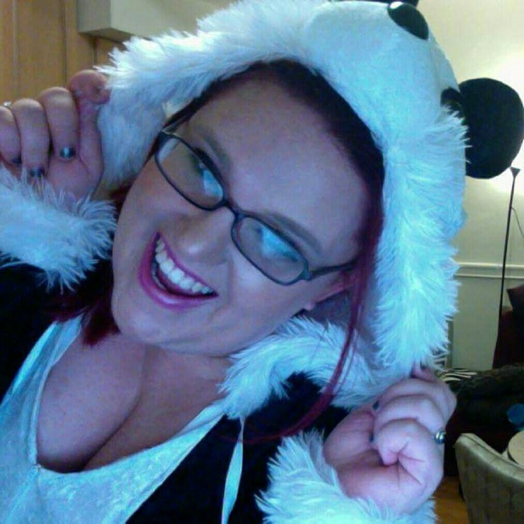 Meet Abby Q - Picture 2 of 4