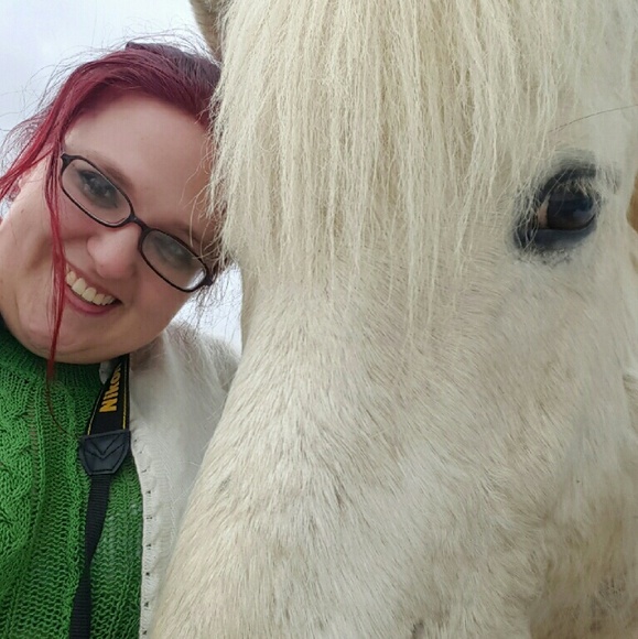 Meet Abby Q - Picture 4 of 4