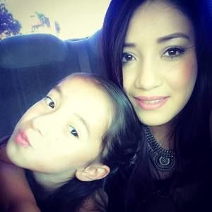 Meet your Posher, Lorie