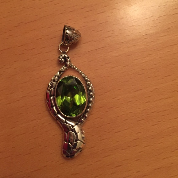 New Sterling Silver Peridot CZ Pendant - Picture 1 of 4