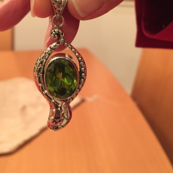 New Sterling Silver Peridot CZ Pendant - Picture 2 of 4