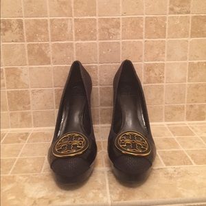 Tory Burch ladies black heel size 9 1/2