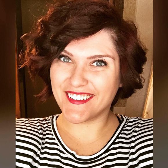 Meet your Posher, Claire
