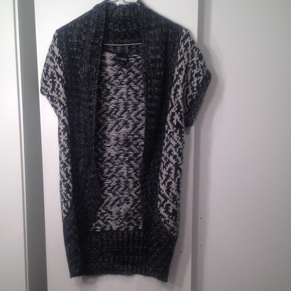 Daytrip - size S - sweater vest