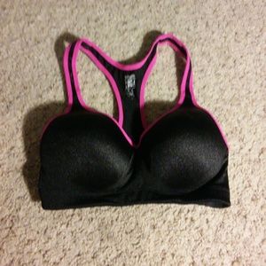 Cupped sports bra