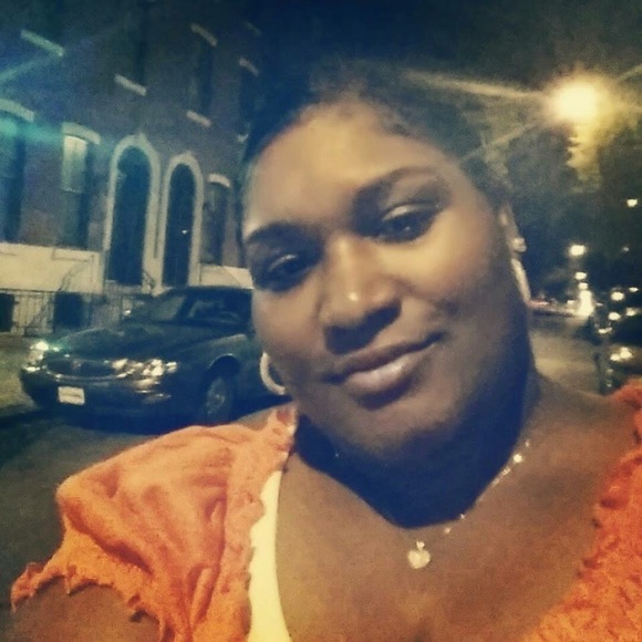 Meet your Posher, Tinyetta - Picture 2 of 4