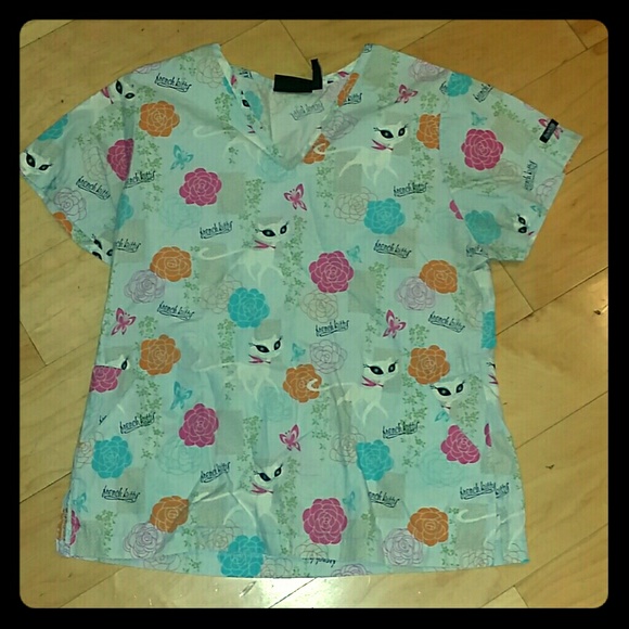 Super cute scrub top