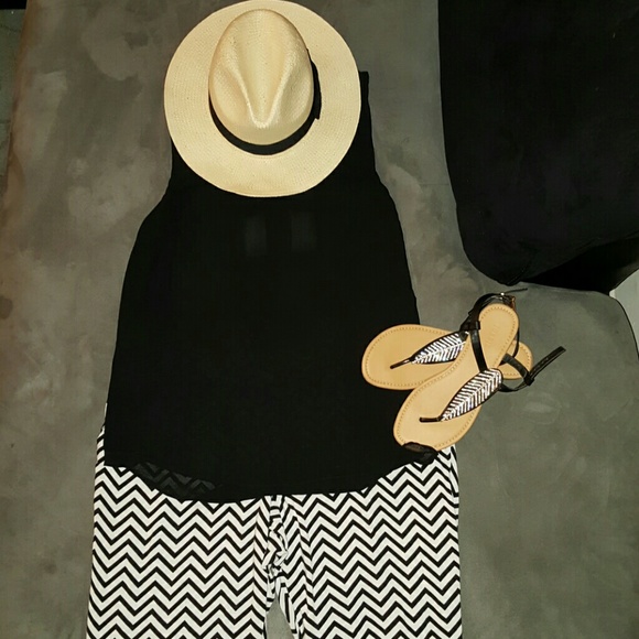 Torrid Black and White chevron pant