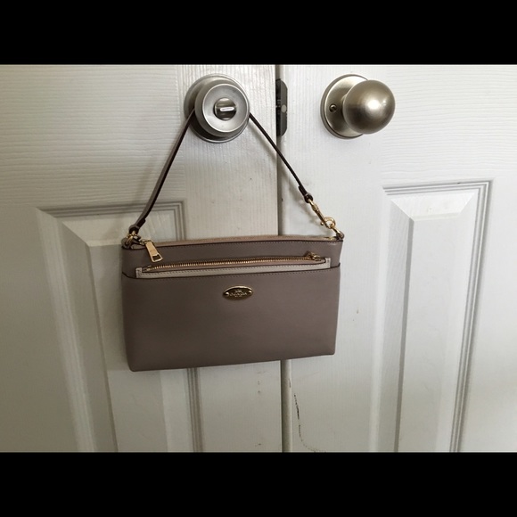 Coach wristlets purse with pouch. - Picture 2 of 4